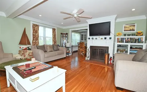 Lindenhurst NY 11757