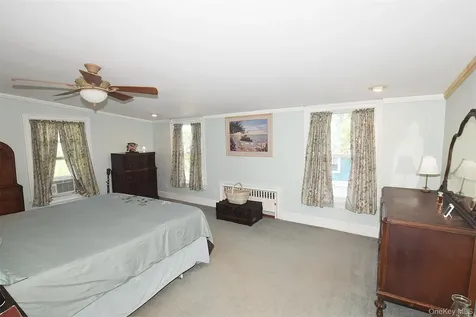 Lindenhurst NY 11757