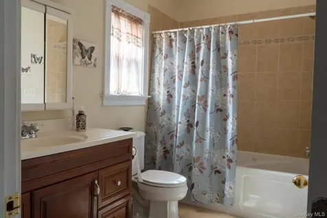 Lindenhurst NY 11757