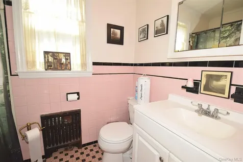 Lindenhurst NY 11757