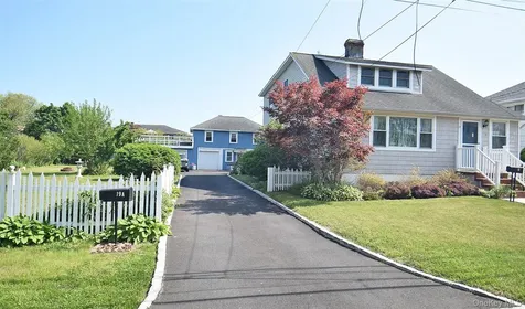 Lindenhurst NY 11757