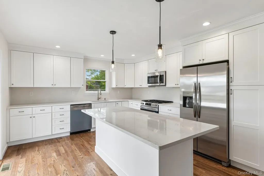 384 Scudder Avenue Copiague NY 11726