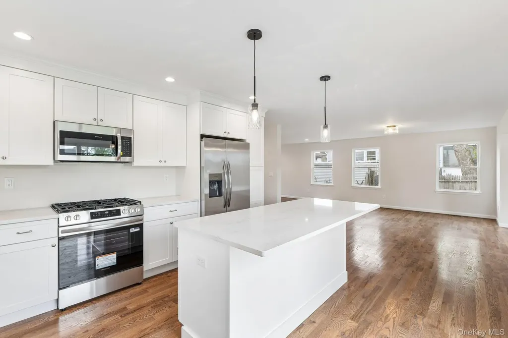 384 Scudder Avenue Copiague NY 11726
