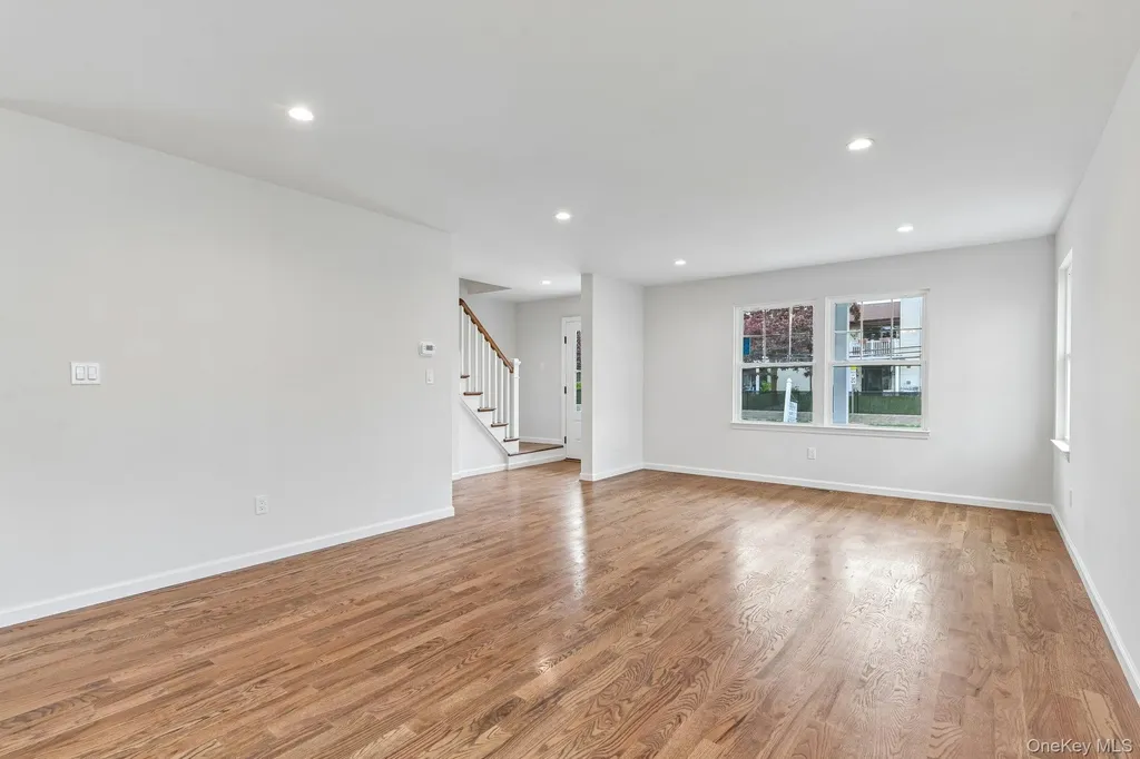 384 Scudder Avenue Copiague NY 11726