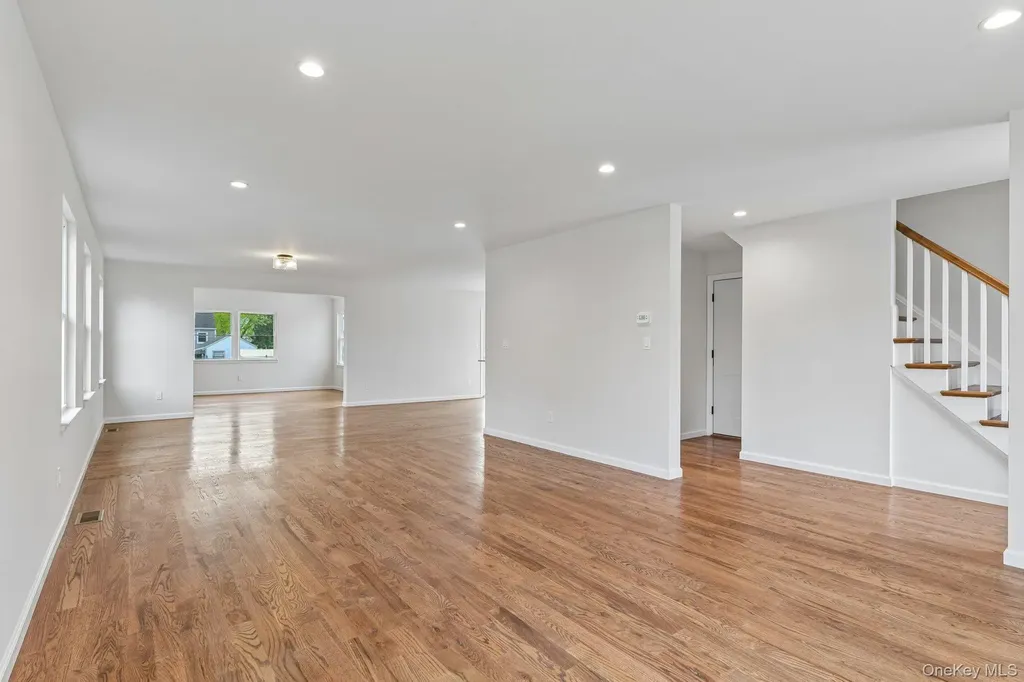 384 Scudder Avenue Copiague NY 11726