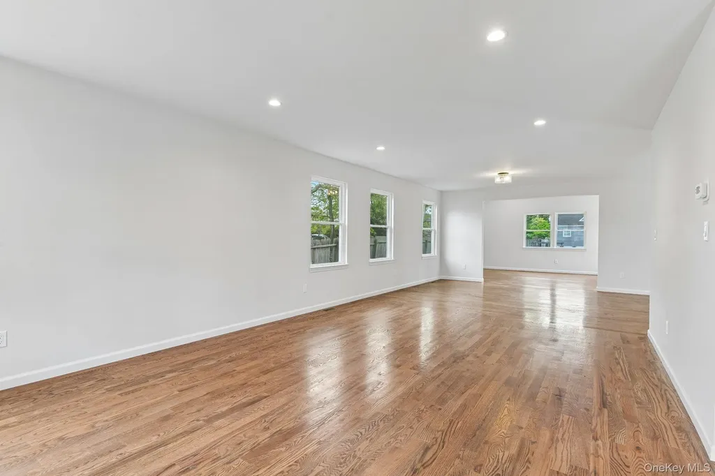 384 Scudder Avenue Copiague NY 11726