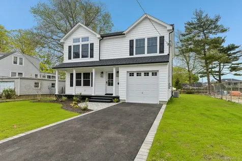 384 Scudder Avenue Copiague NY 11726