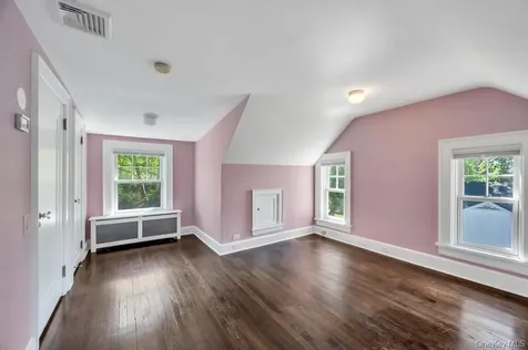 10 Dupont Avenue White Plains NY 10605