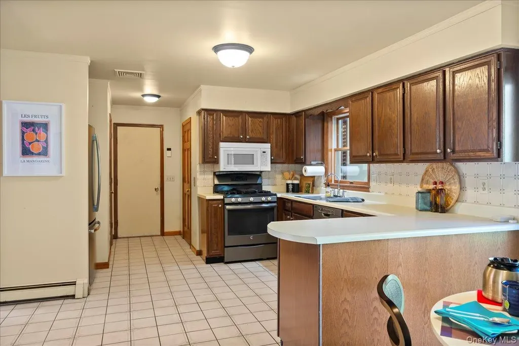 13 Hart Drive Poughkeepsie NY 12603