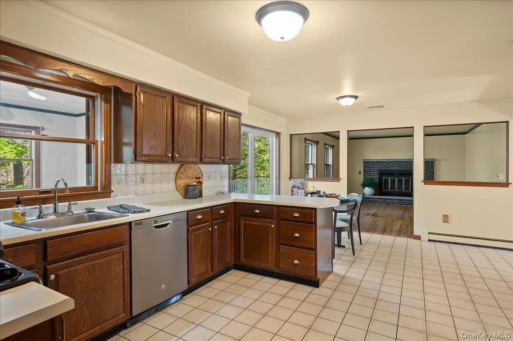 13 Hart Drive Poughkeepsie NY 12603