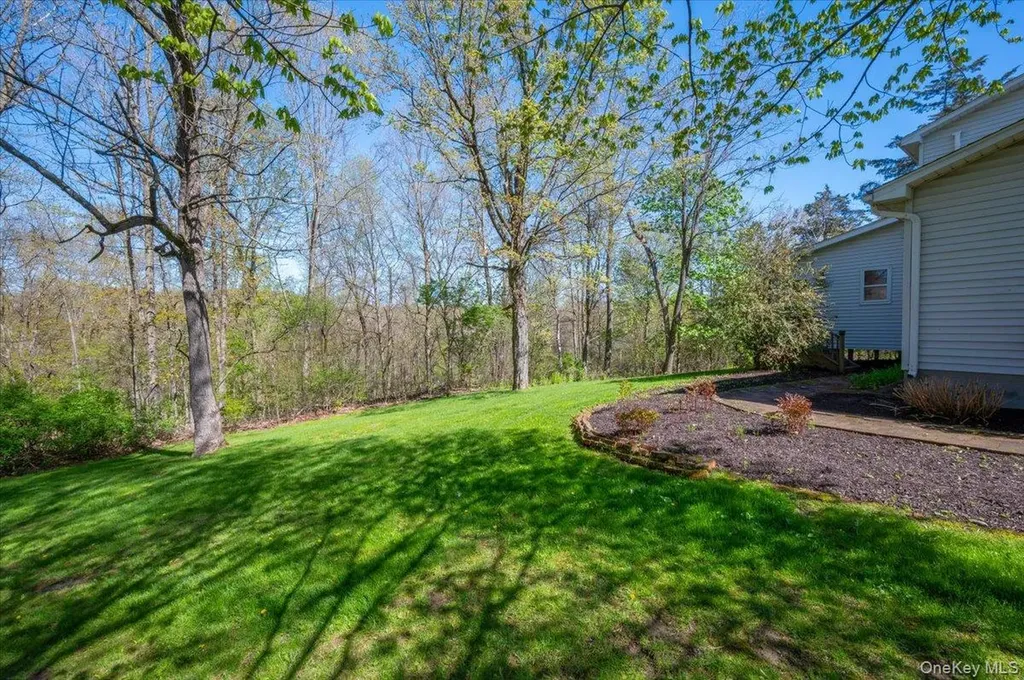 13 Hart Drive Poughkeepsie NY 12603