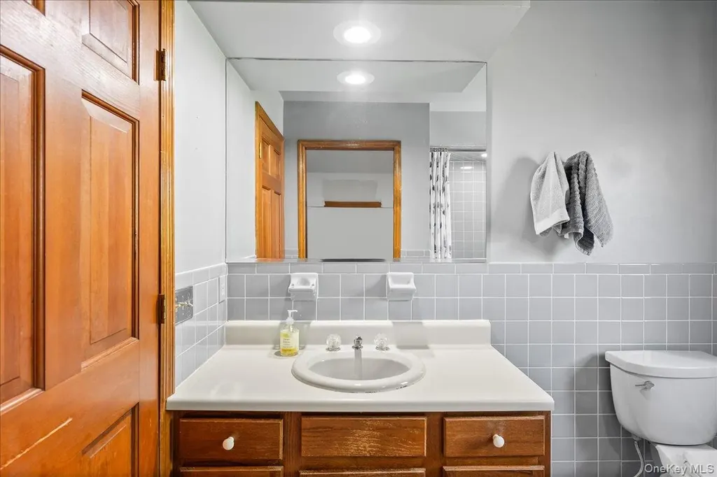 13 Hart Drive Poughkeepsie NY 12603