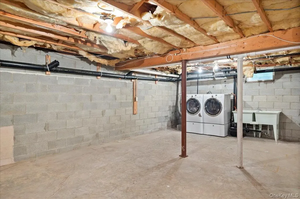 13 Hart Drive Poughkeepsie NY 12603