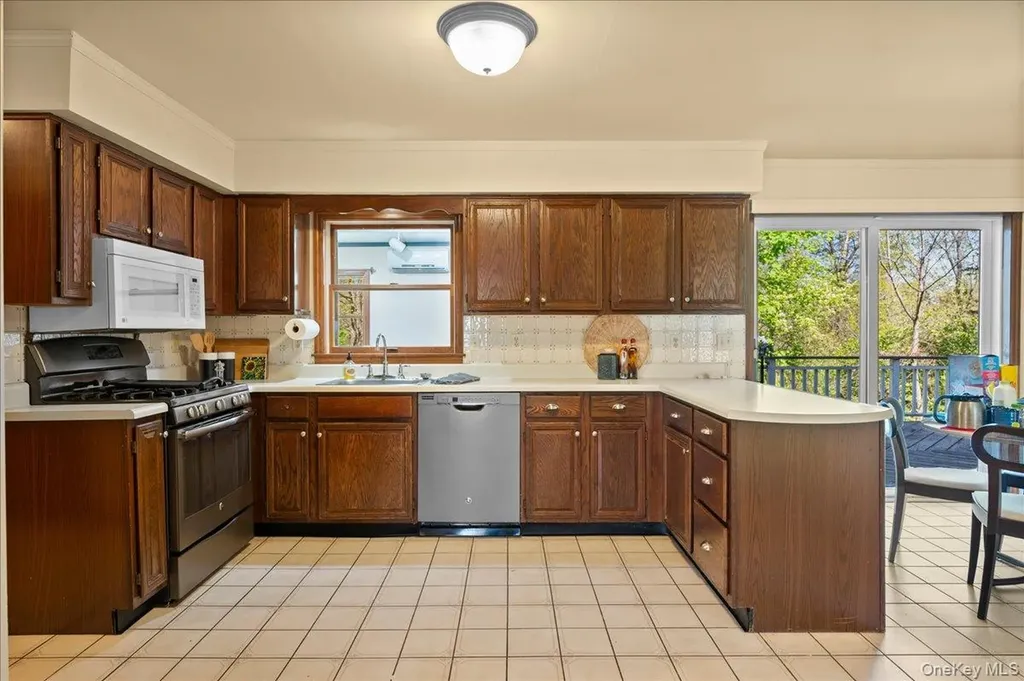 13 Hart Drive Poughkeepsie NY 12603
