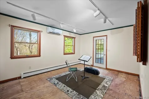 13 Hart Drive Poughkeepsie NY 12603