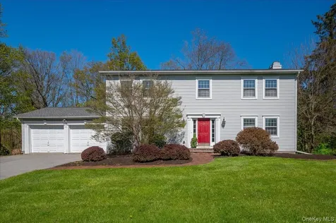 13 Hart Drive Poughkeepsie NY 12603