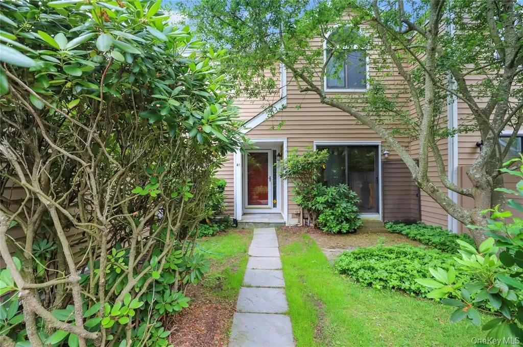 41 Rambling Brook Road Chappaqua NY 10514