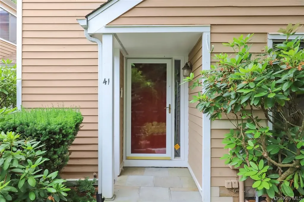 41 Rambling Brook Road Chappaqua NY 10514