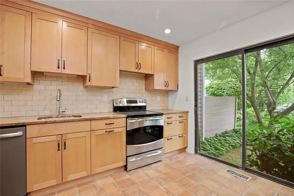 41 Rambling Brook Road Chappaqua NY 10514