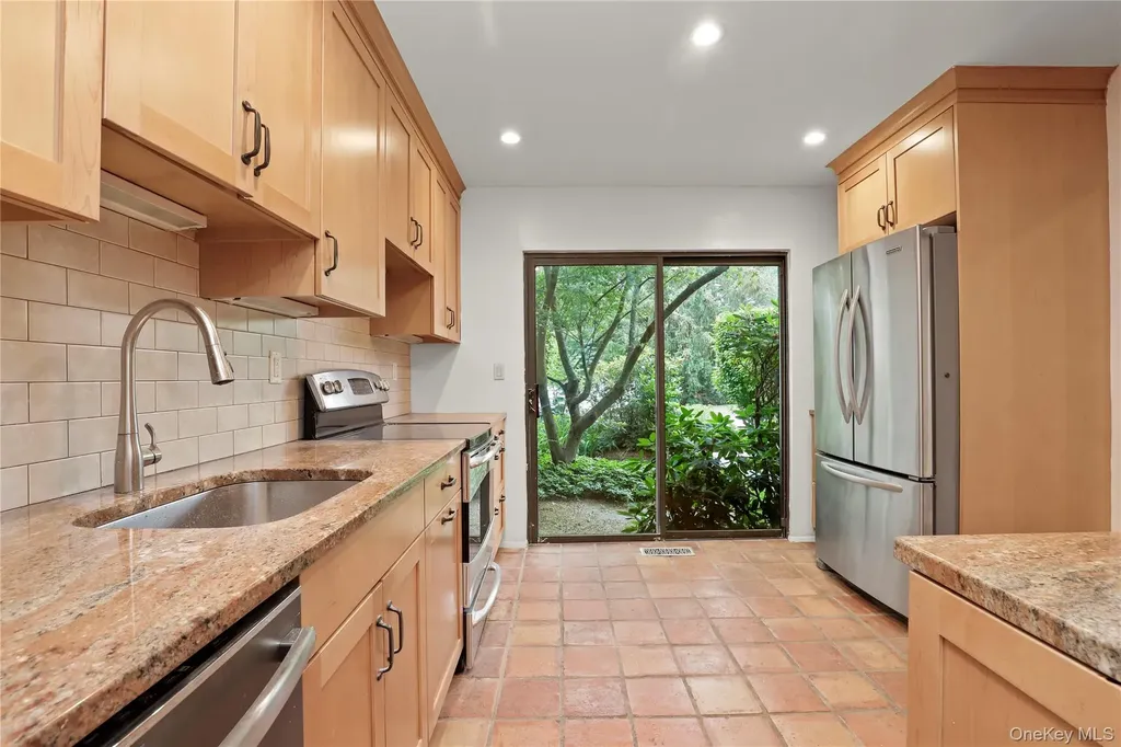 41 Rambling Brook Road Chappaqua NY 10514