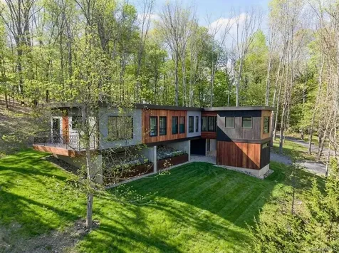 490 Old State Route 82 Craryville NY 12521