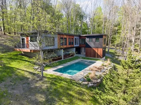 490 Old State Route 82 Craryville NY 12521