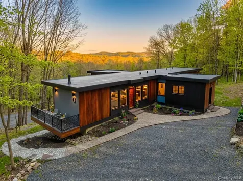 490 Old State Route 82 Craryville NY 12521