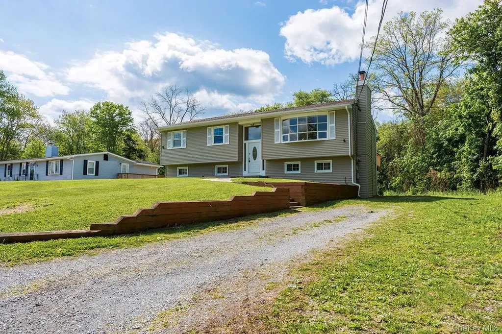 5 Idlewild Drive Poughkeepsie NY 12601