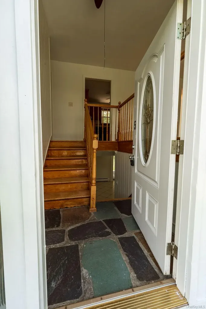 5 Idlewild Drive Poughkeepsie NY 12601