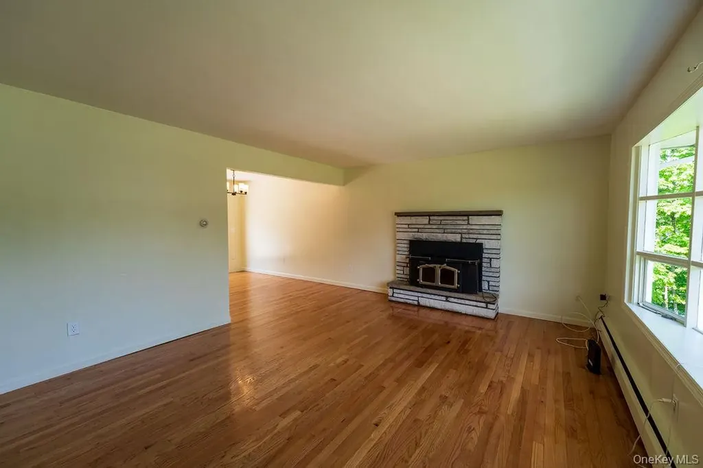 5 Idlewild Drive Poughkeepsie NY 12601