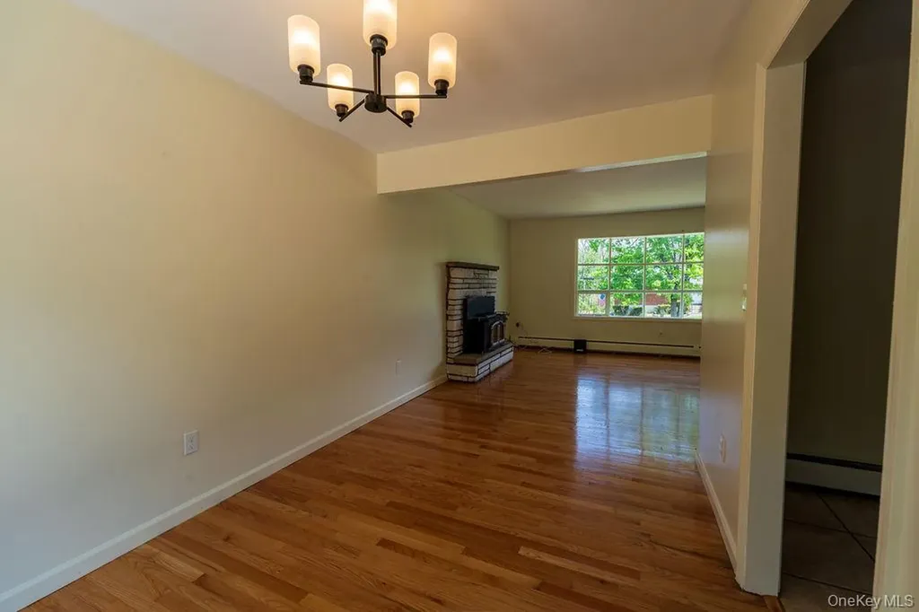 5 Idlewild Drive Poughkeepsie NY 12601