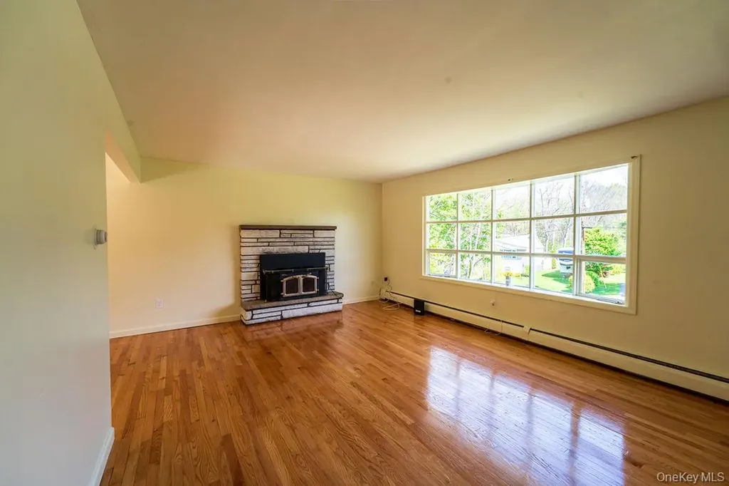 5 Idlewild Drive Poughkeepsie NY 12601