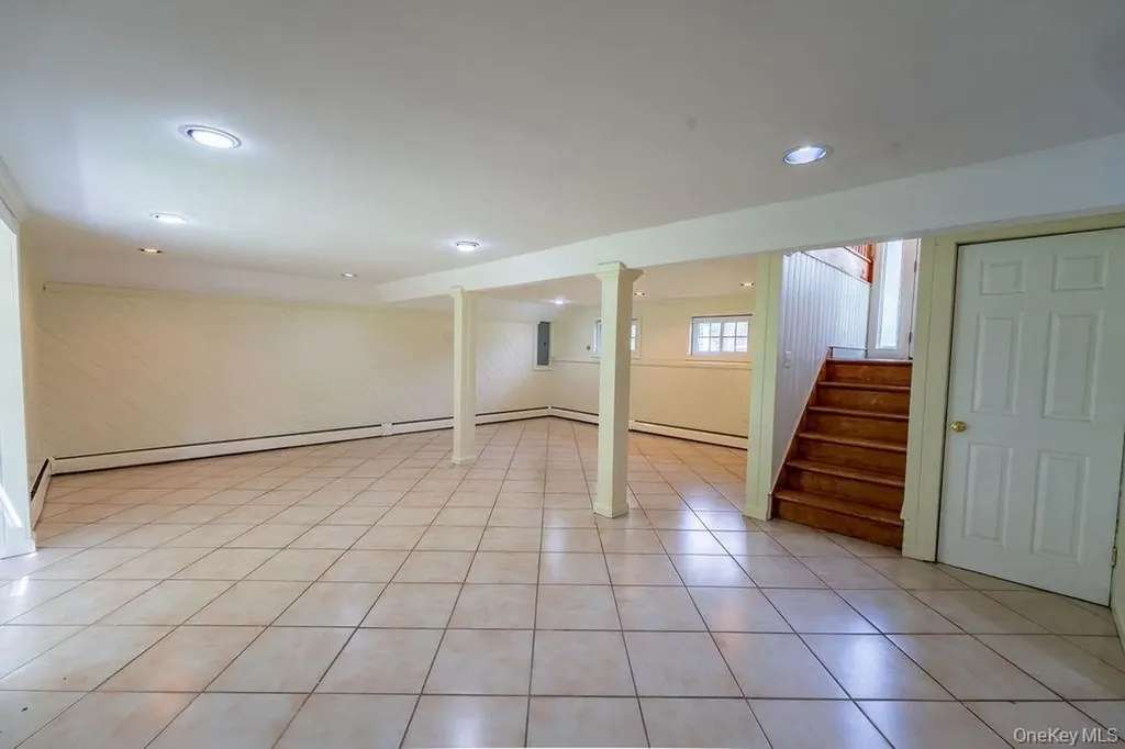 5 Idlewild Drive Poughkeepsie NY 12601