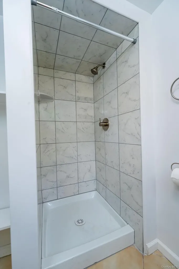 5 Idlewild Drive Poughkeepsie NY 12601