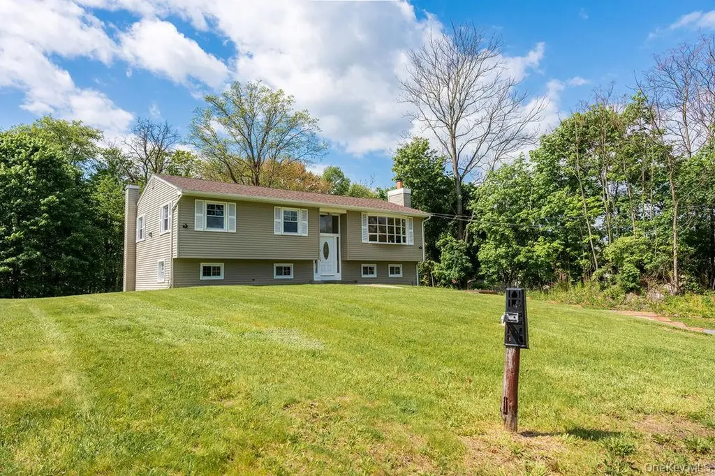 5 Idlewild Drive Poughkeepsie NY 12601