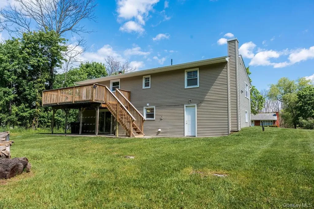 5 Idlewild Drive Poughkeepsie NY 12601
