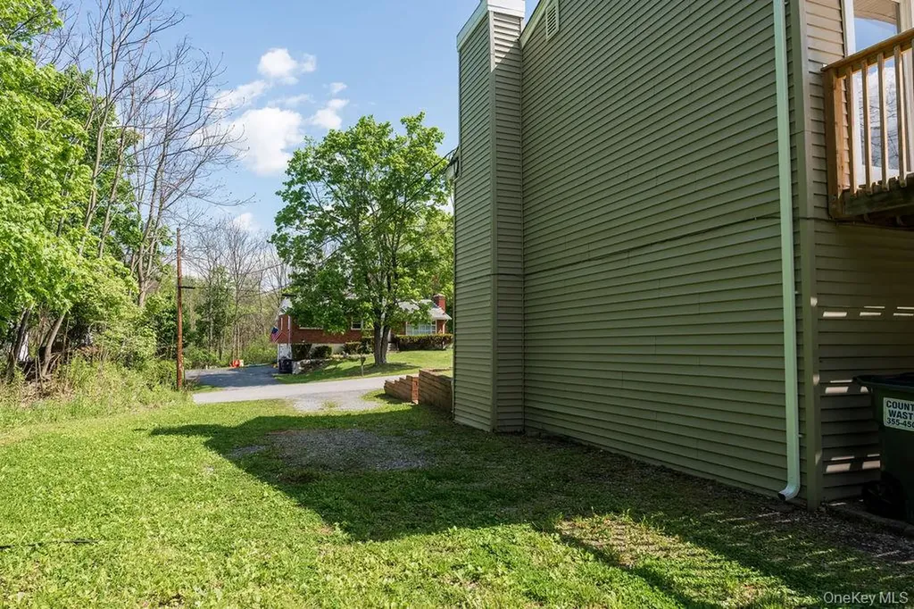 5 Idlewild Drive Poughkeepsie NY 12601