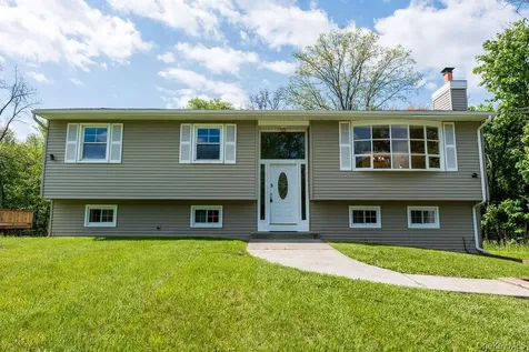 5 Idlewild Drive Poughkeepsie NY 12601