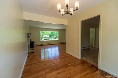 5 Idlewild Drive Poughkeepsie NY 12601
