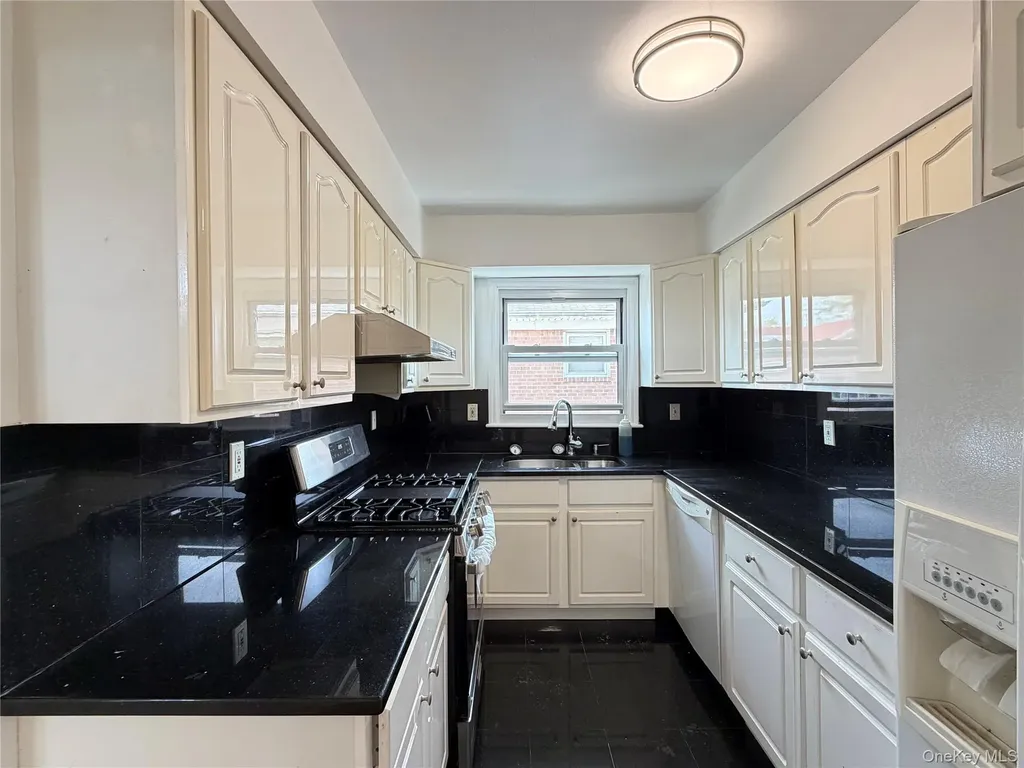 154-27 Horace Harding Expressway Flushing NY 11367