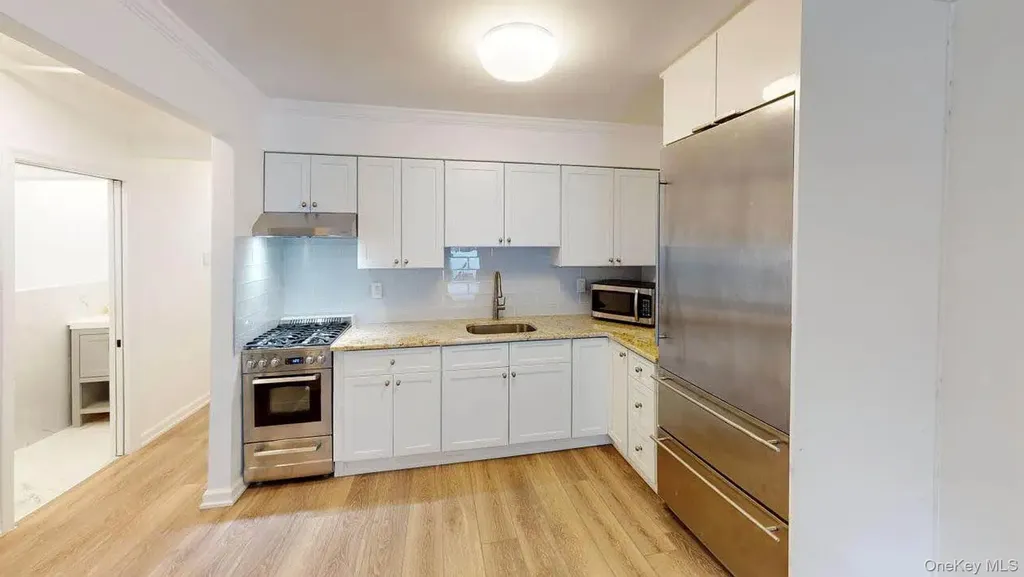 1053 E 222nd Street Bronx NY 10469