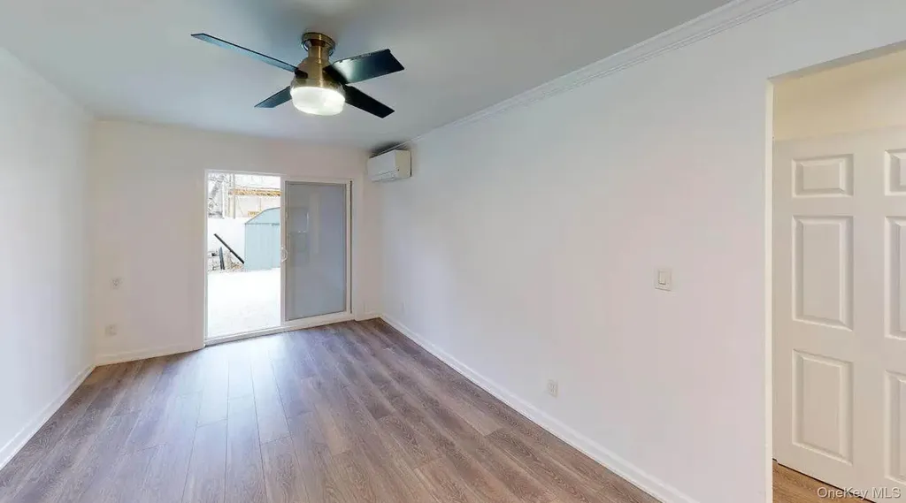1053 E 222nd Street Bronx NY 10469