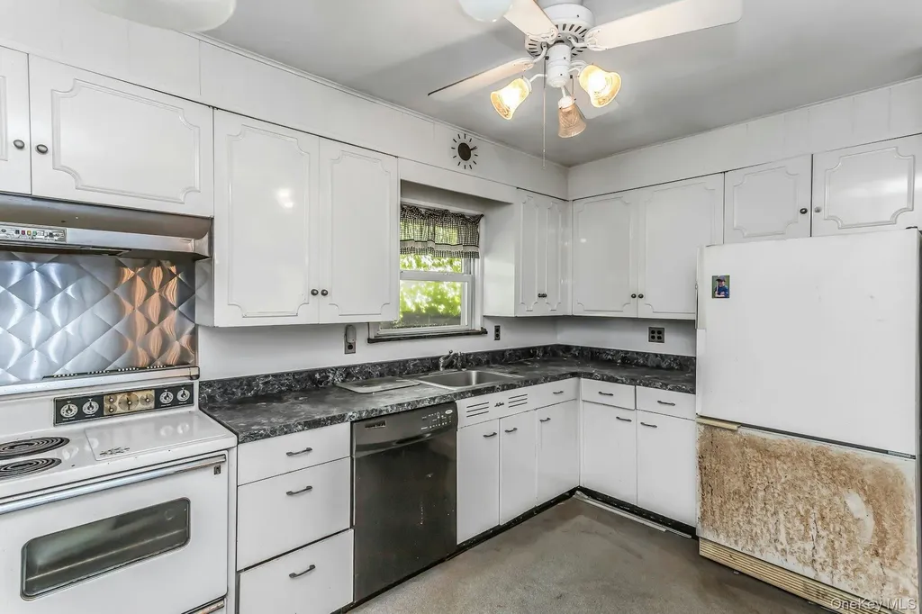 461 Madison Avenue West Hempstead NY 11552