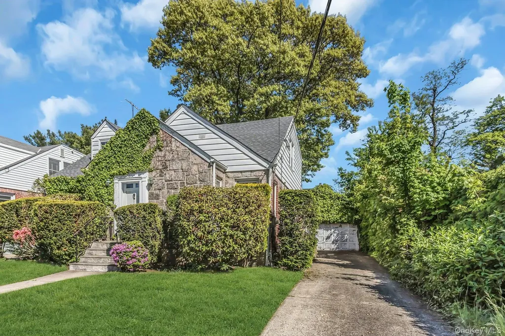 461 Madison Avenue West Hempstead NY 11552