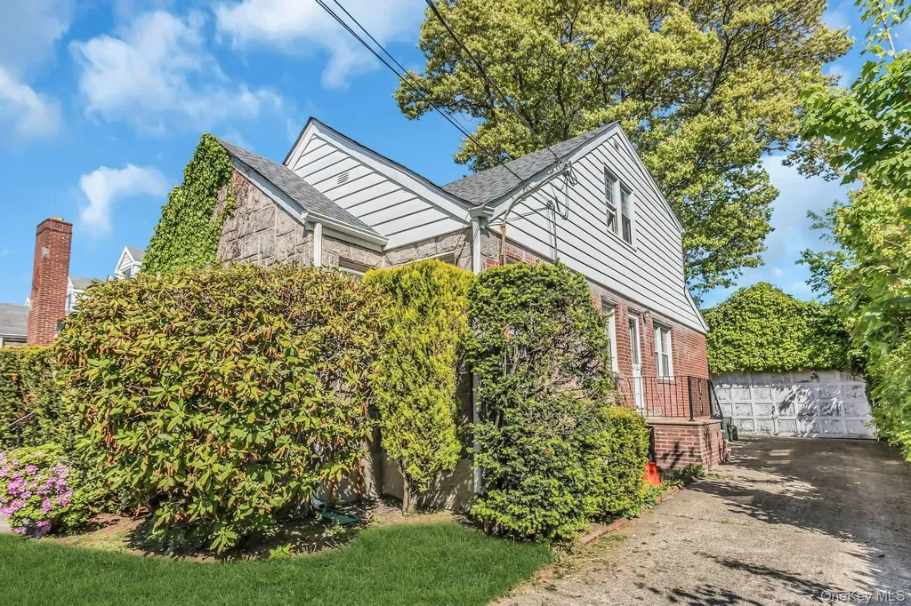 461 Madison Avenue West Hempstead NY 11552