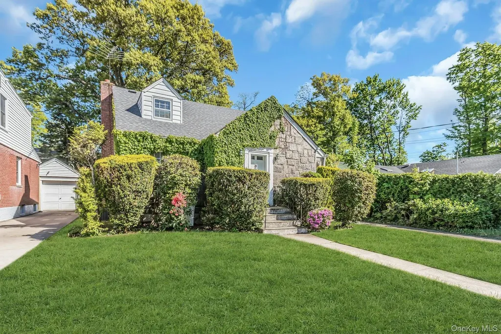 461 Madison Avenue West Hempstead NY 11552