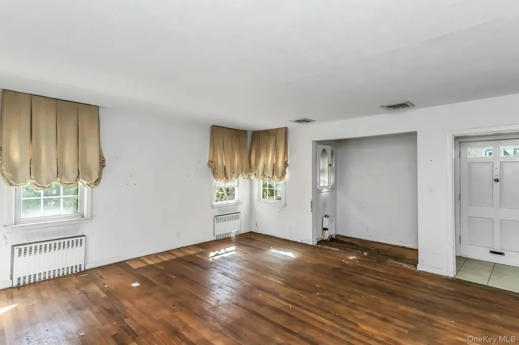461 Madison Avenue West Hempstead NY 11552