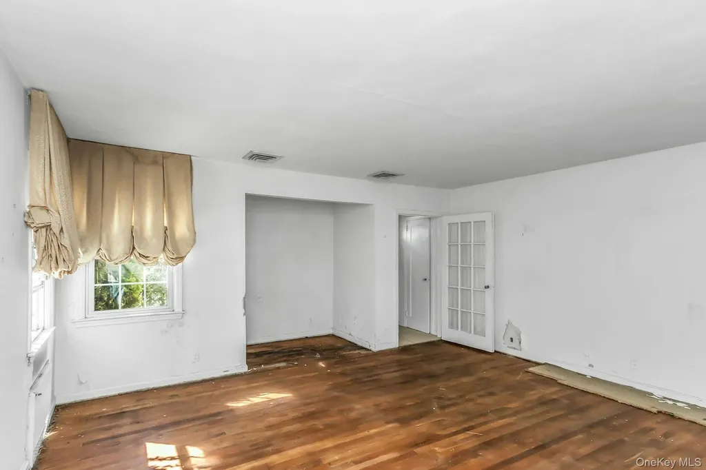 461 Madison Avenue West Hempstead NY 11552
