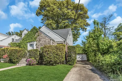 461 Madison Avenue West Hempstead NY 11552