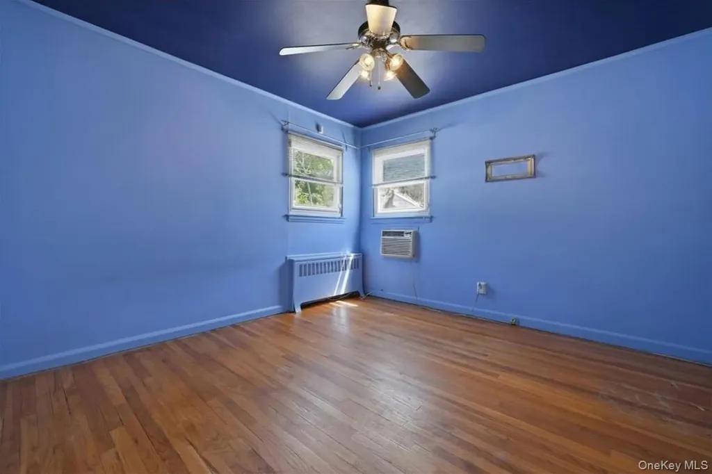82 Morris Drive East Meadow NY 11554
